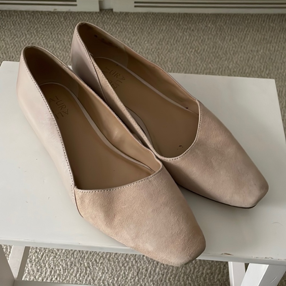 Naturalizer flats